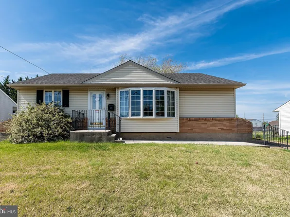 415 Plantation Dr, Glendora, NJ 08029