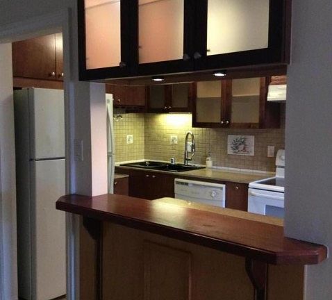5th image of 2201 Village Ct APT 6