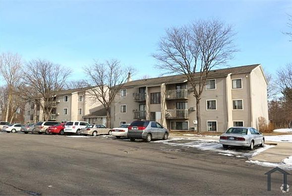 2nd image of 1402 Georgetown Blvd #1