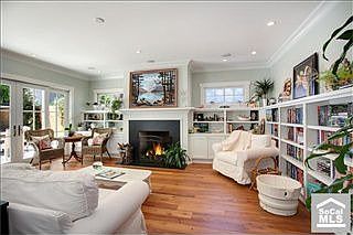 2nd image of 332 Catalina Dr