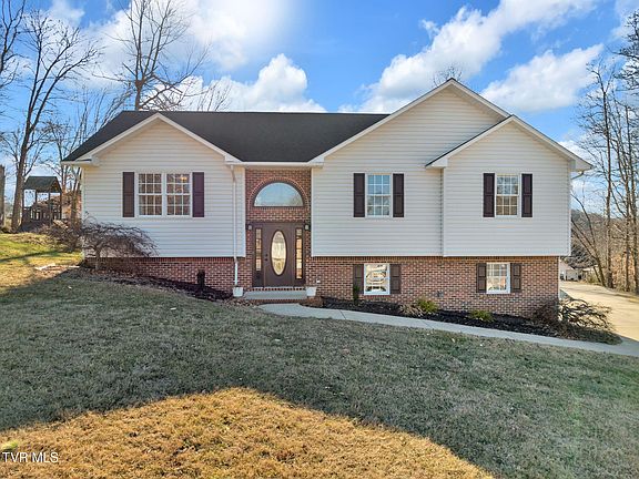 2nd image of 119 Nicole Dr