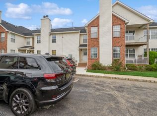 341 Bowler Ct, Piscataway, NJ 08854