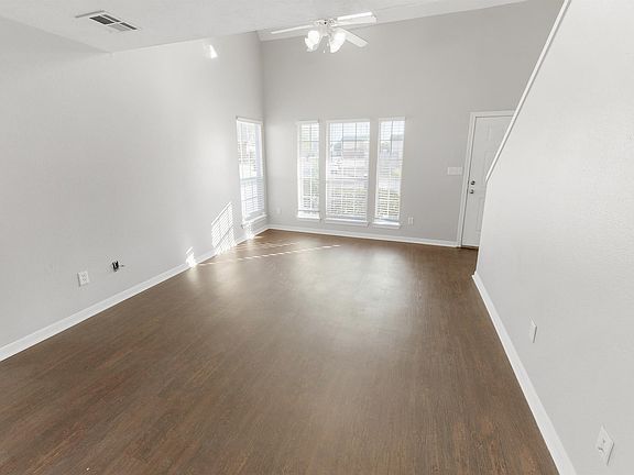 5th image of 503 Camp Ct