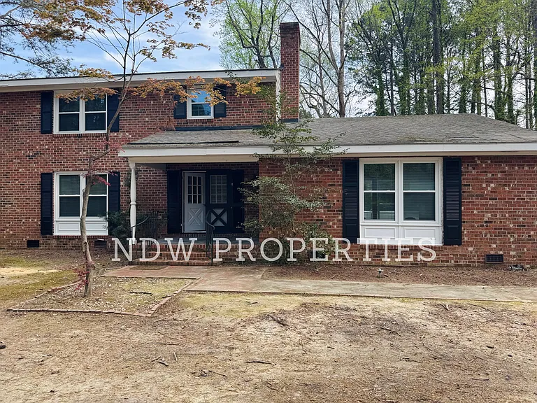 1203 Waverly Rd NW — Photo 3
