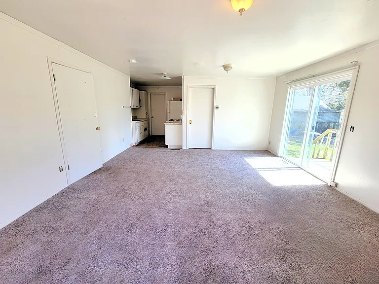 518 E Walnut St #1/2 — Photo 5