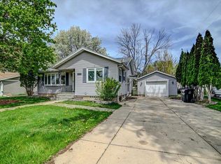 424 Deforest St, Deforest, WI 53532