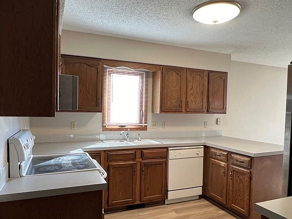 5th image of 260 24th St