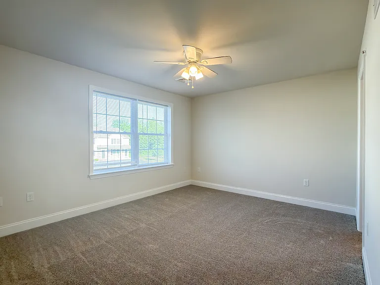 141 Cedarwood Dr — Photo 13