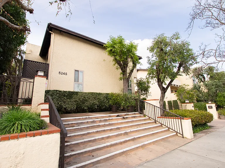 5245 Coldwater Canyon Ave #C — Photo 59