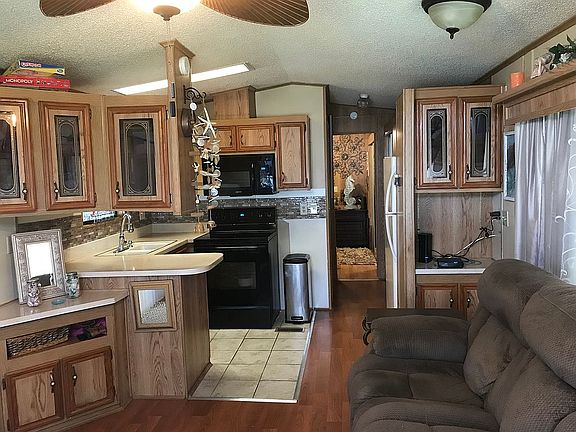 Open floor plan kitchen