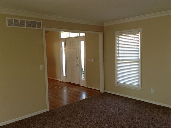 3rd image of 407 Vista Gln
