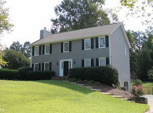 1863 Windcrest Dr, Lilburn, GA 30047