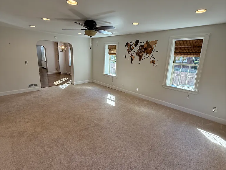2629 E Broad St — Photo 27