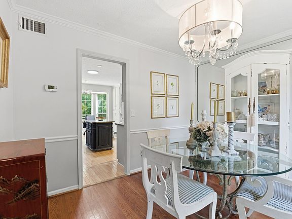 4th image of 5141 English Village Dr