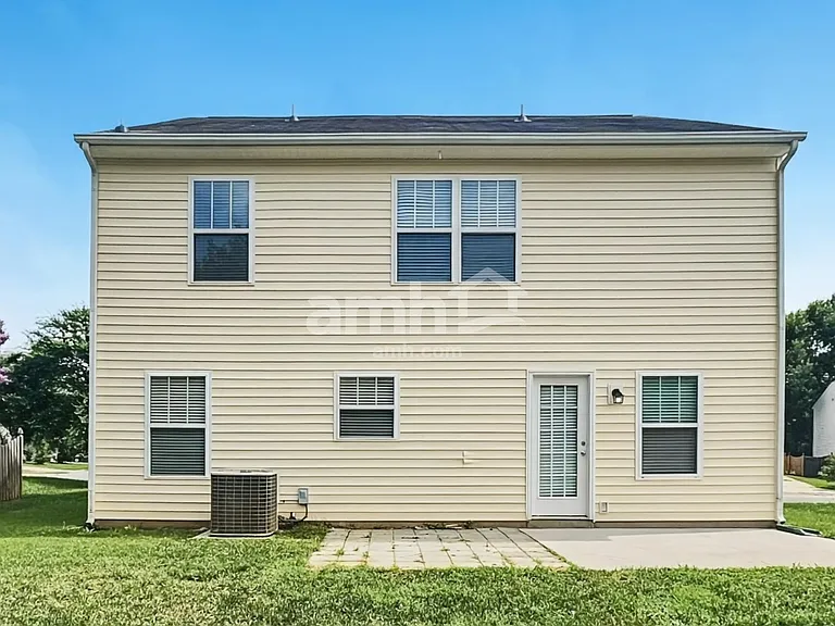 611 Blue Lake Dr — Photo 17