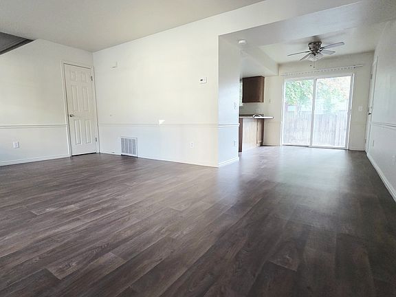 4th image of 332 E Fenton Ave #332