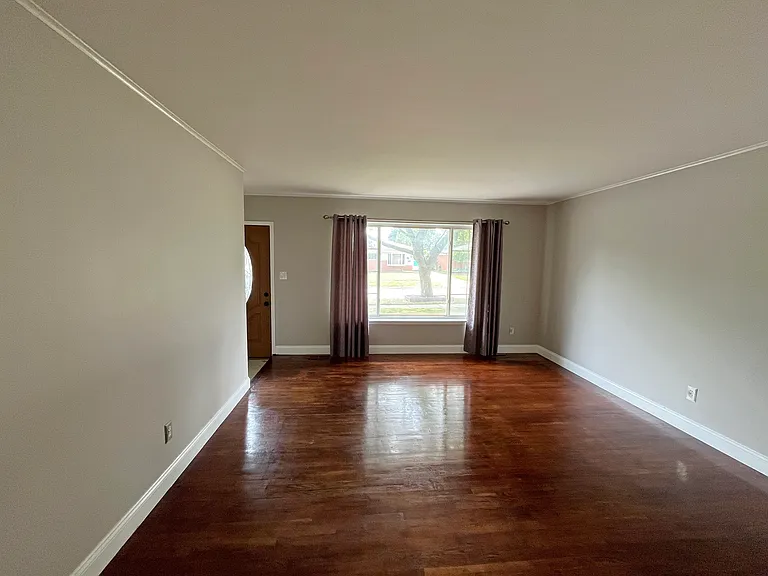 13643 Irvington Ct — Photo 3