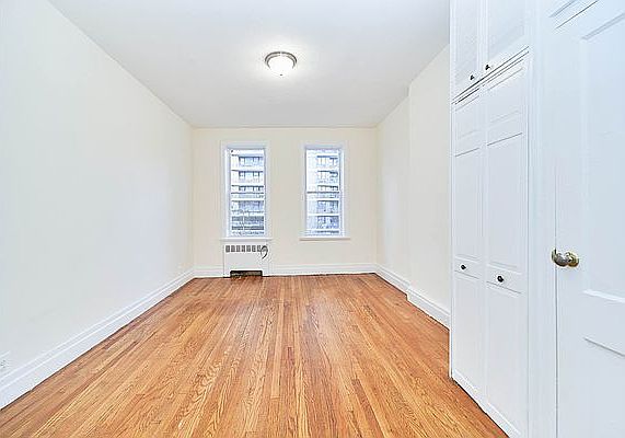 3rd image of 724 Amsterdam Ave APT 3A