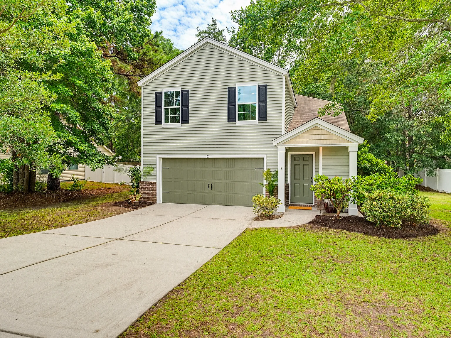 4 bed, 1765 sqft, $2,550 — Photo 1