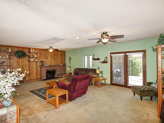 2nd image of 2469 Sunny Glen Way