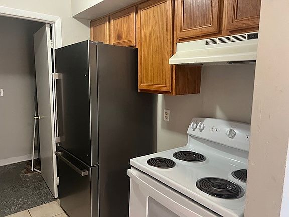 3rd image of 2170 Lincoln Ave