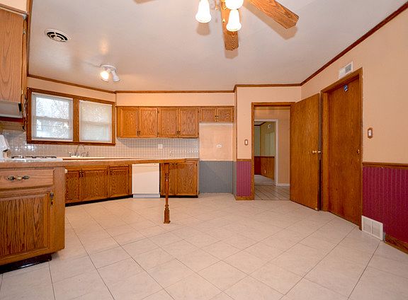 2nd image of 144 S Oakwood Dr