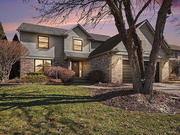 3rd image of 48088 Greenbriar Dr