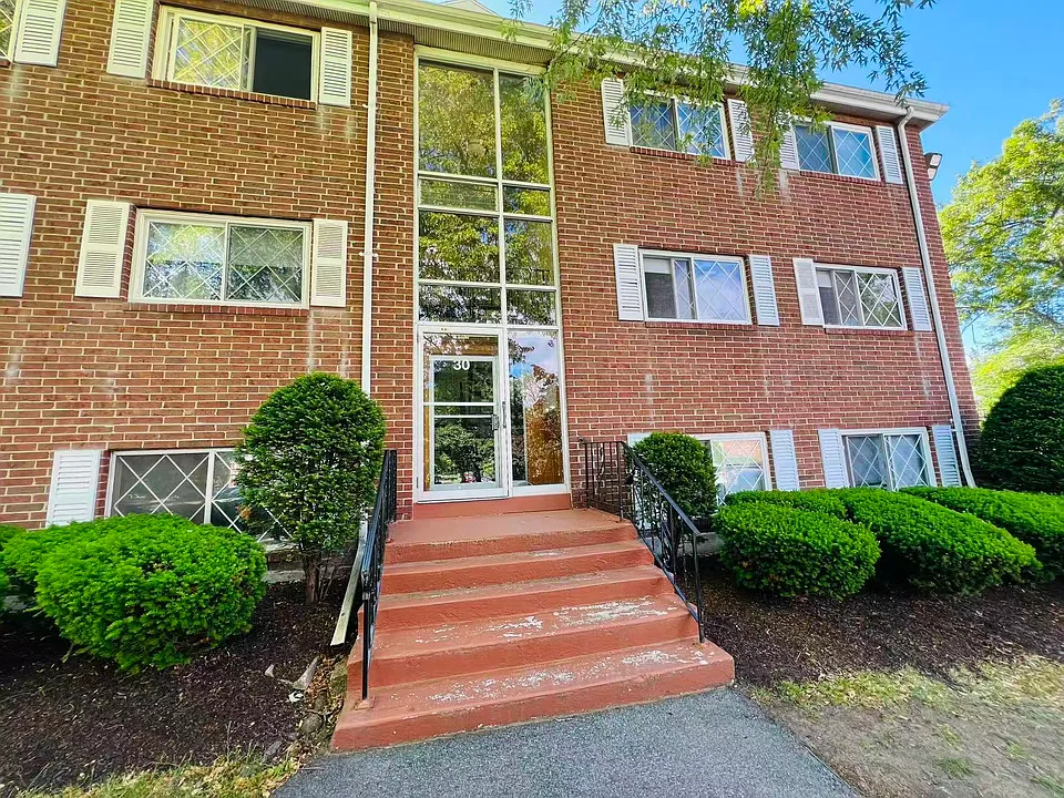 30 Fernview Ave #4