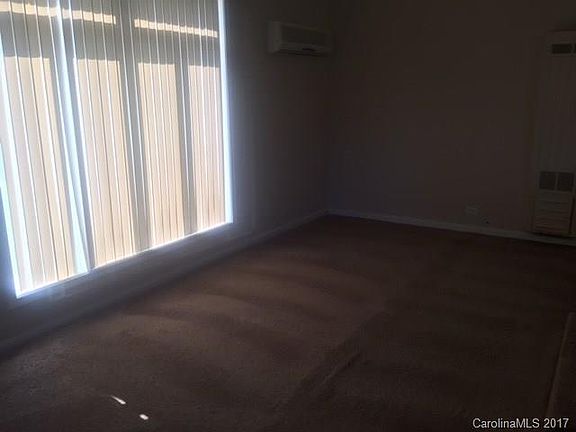 2nd image of 202 Fieldstone Cir