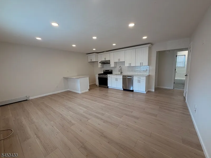 1 bed, 1.0 bath, $1,950 — Photo 2