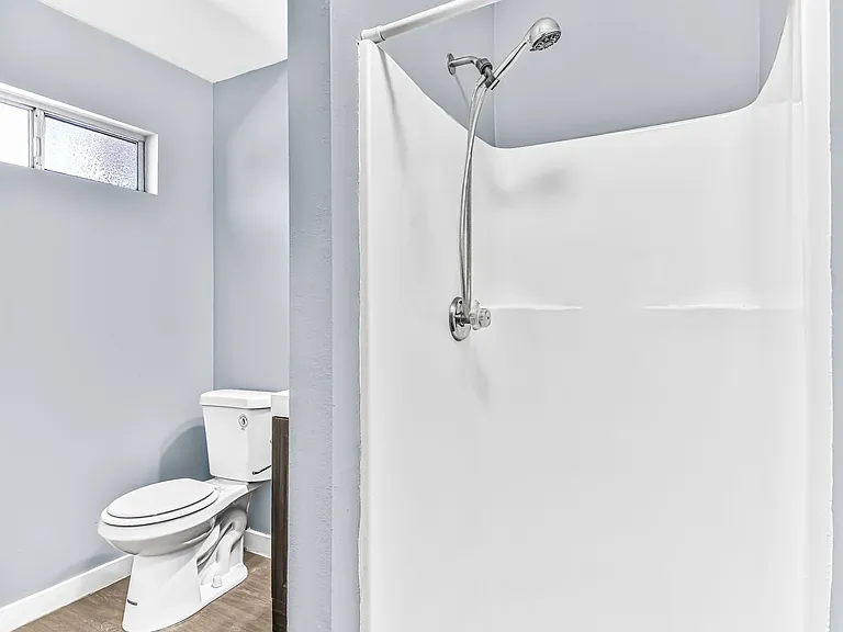 533 E 11th Street — Photo 37