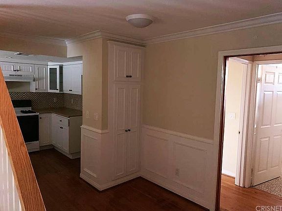 3rd image of 248 E Washington Blvd APT 6
