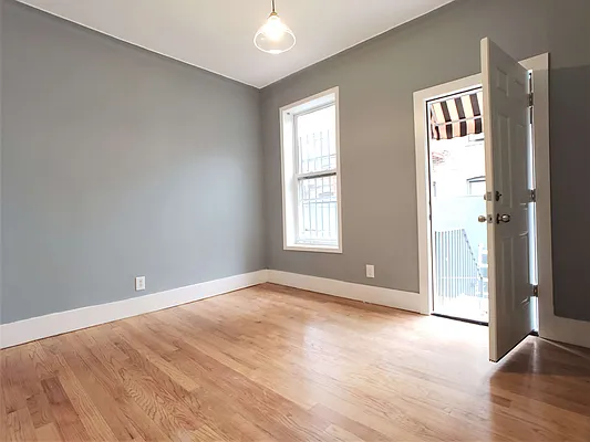 Rented by EXR | media 11