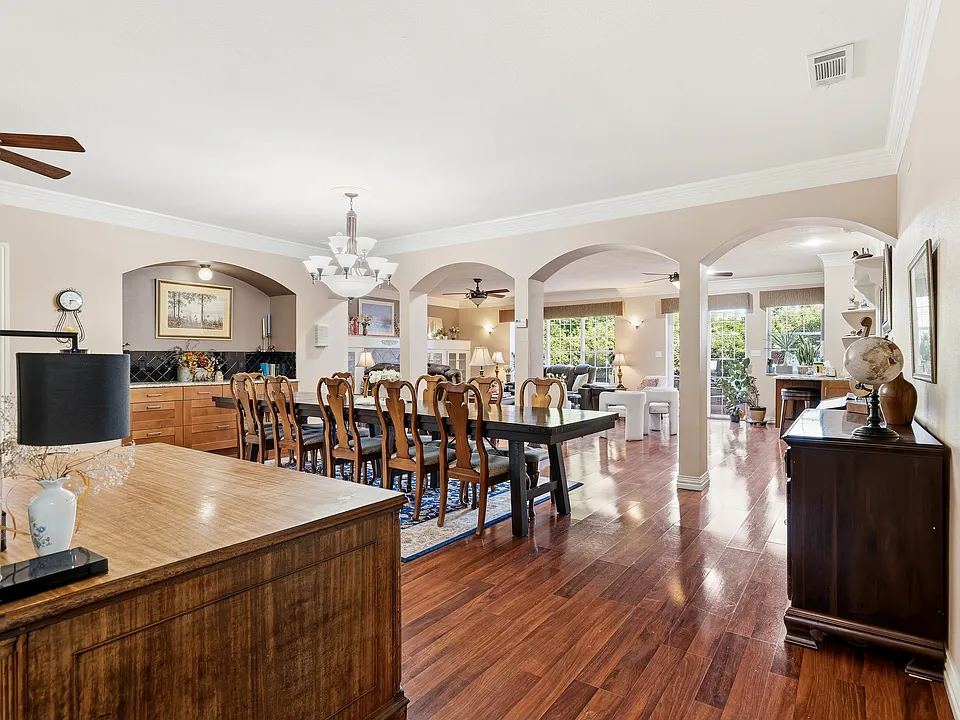 2720 Oates Dr