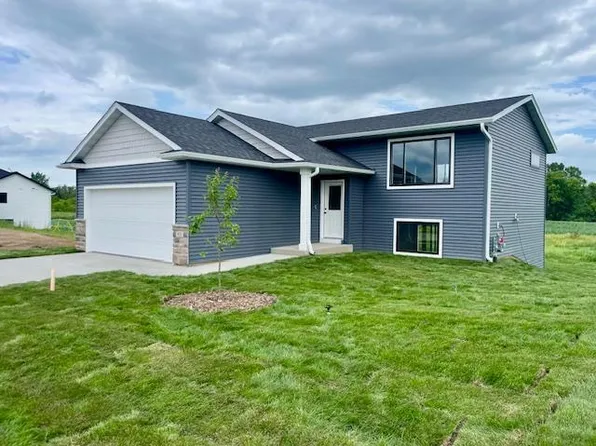921 3rd St #E, Wanamingo, MN 55983