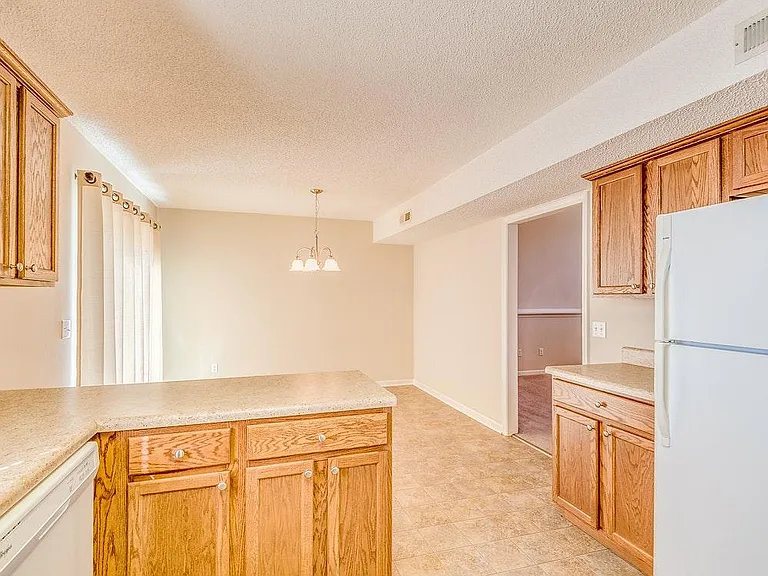 8804 Pebble Creek Rd — Photo 3