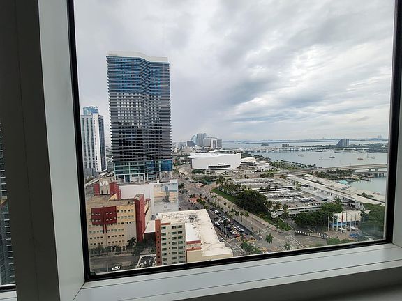 3rd image of 244 Biscayne Blvd APT 2607
