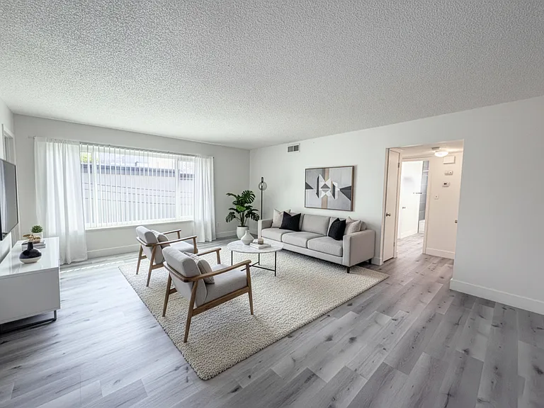 The Palms Apartments — Photo 7