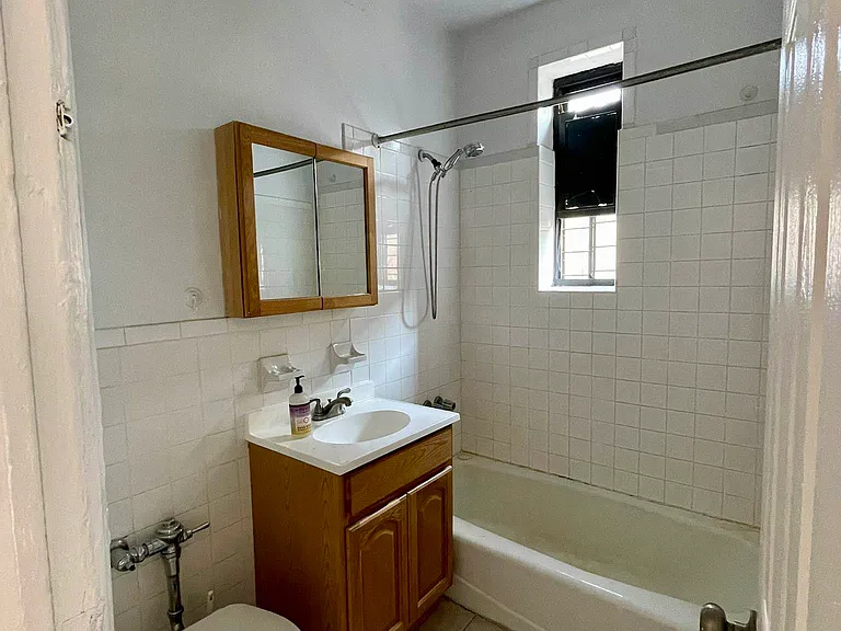25-46 35th St #2F — Photo 8