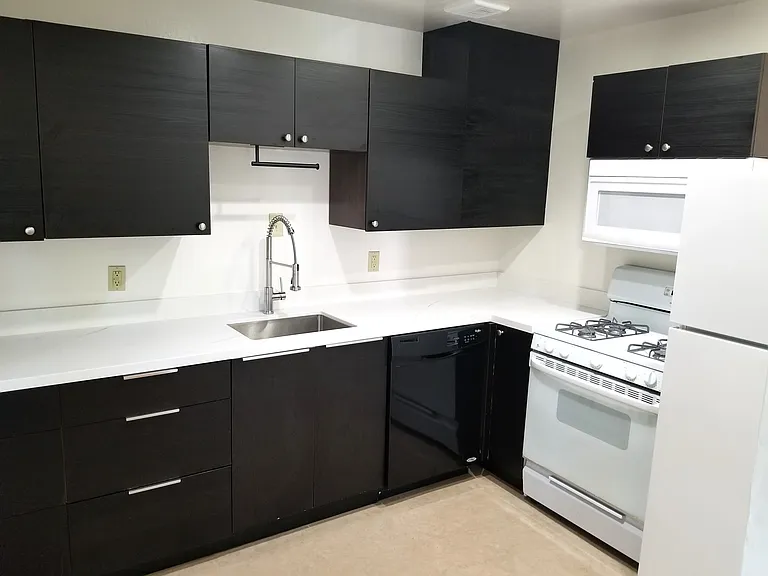 1625 Woolsey St #6 — Photo 5