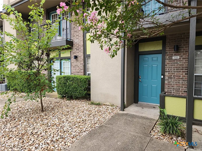 7685 Northcross Dr #308 — Photo 2