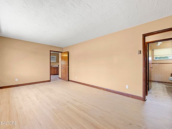 5th image of 354 Belle Meade Cir