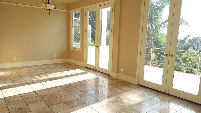 1st image of 377 Laidley St #2
