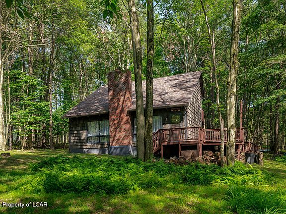 3rd image of 9 Mountain Glen Ct