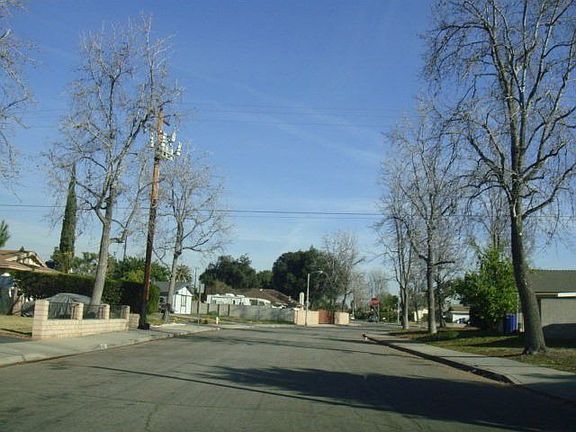 2nd image of 1349 Edgehill Dr
