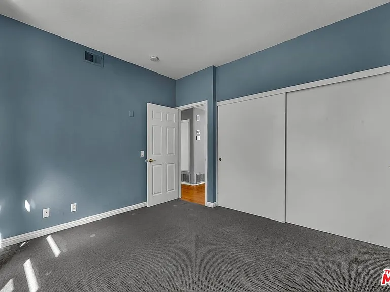 7513 W 83rd St — Photo 19