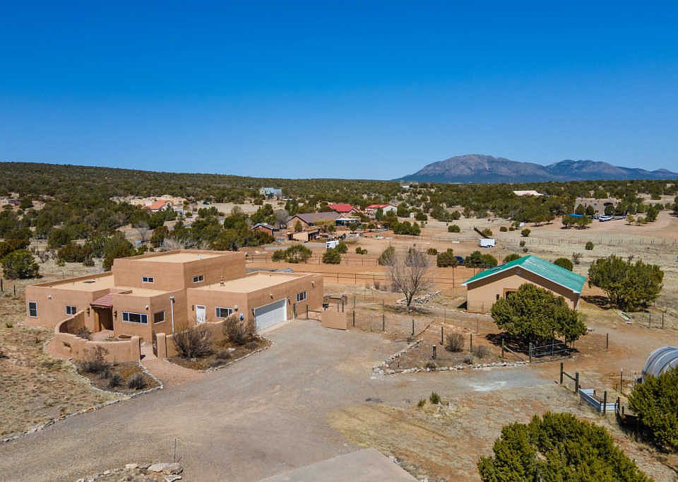 1st image of 72 Abajo Dr