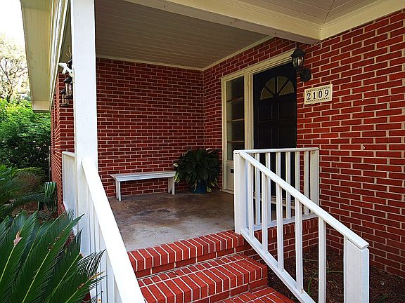 3rd image of 2109 Monticello Dr