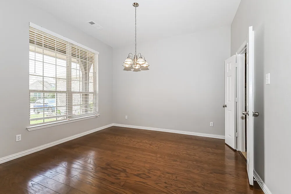 3 bed, 2.5 bath, 2370 sqft, $2,750 — Photo 4