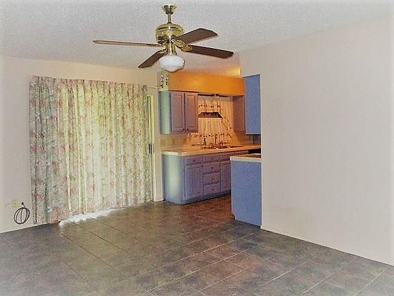 5th image of 2717 Lake Gardens Dr